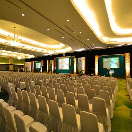 Ipb Convention Hotel Botani Square Bogor Esterno foto