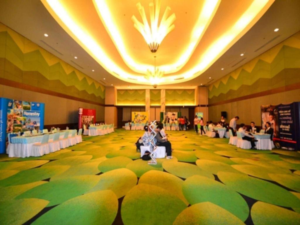Ipb Convention Hotel Botani Square Bogor Esterno foto