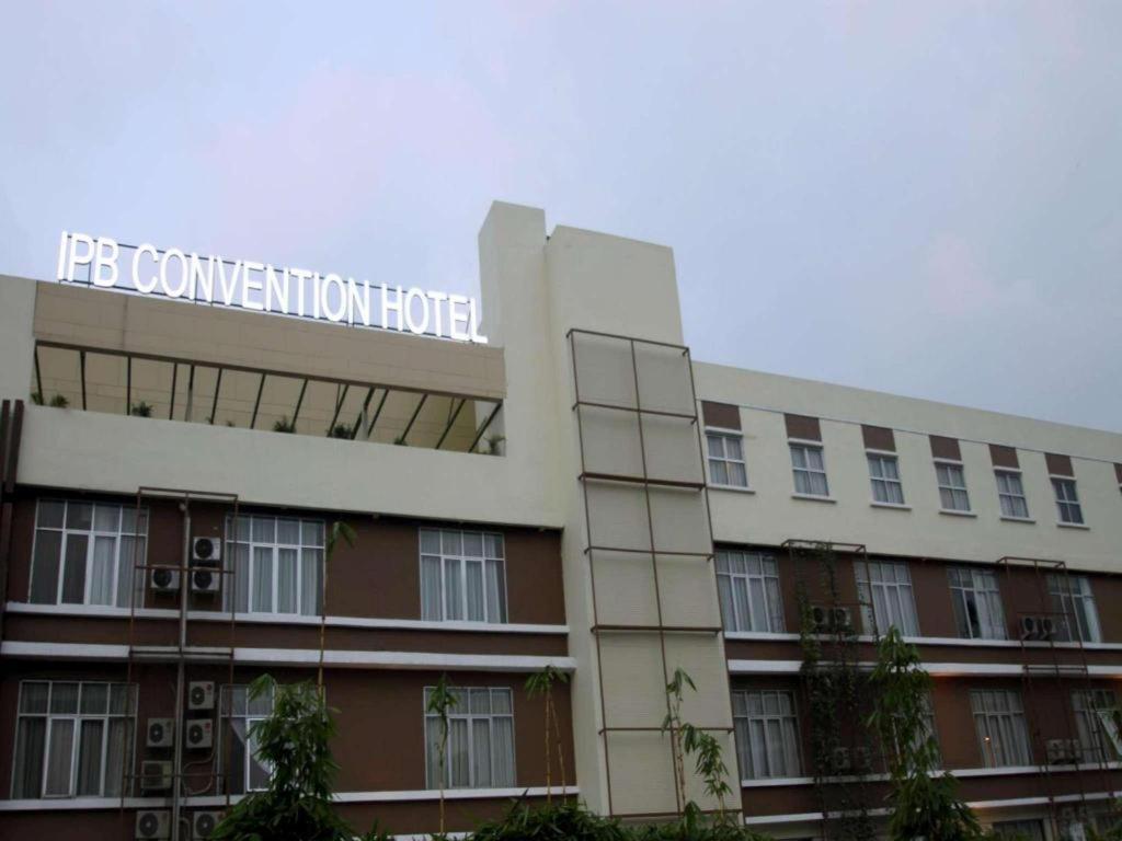 Ipb Convention Hotel Botani Square Bogor Esterno foto