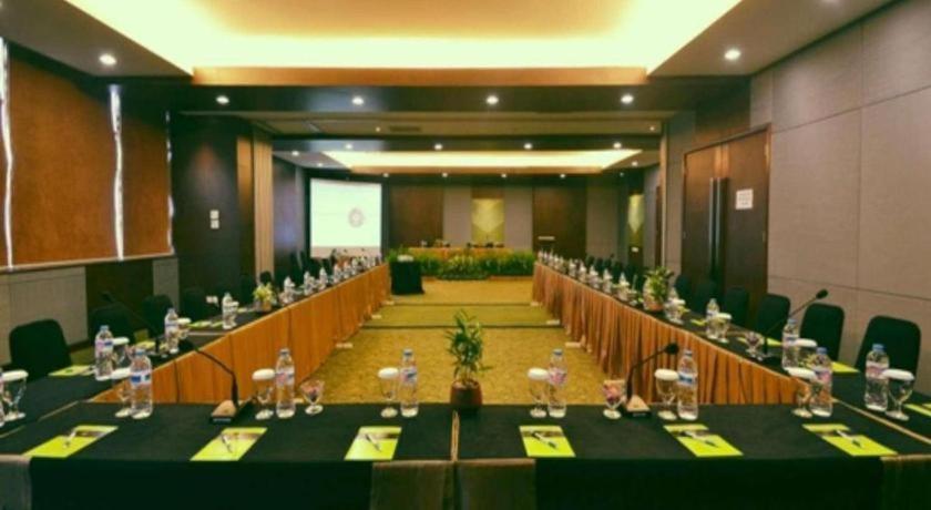 Ipb Convention Hotel Botani Square Bogor Esterno foto