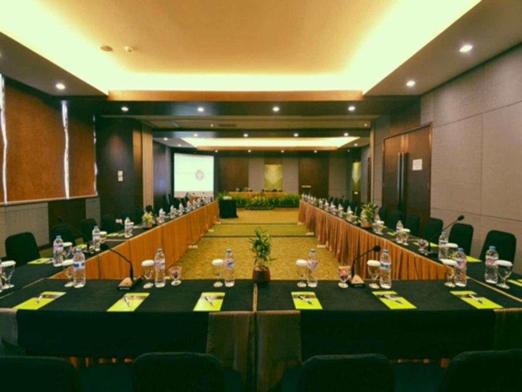 Ipb Convention Hotel Botani Square Bogor Esterno foto